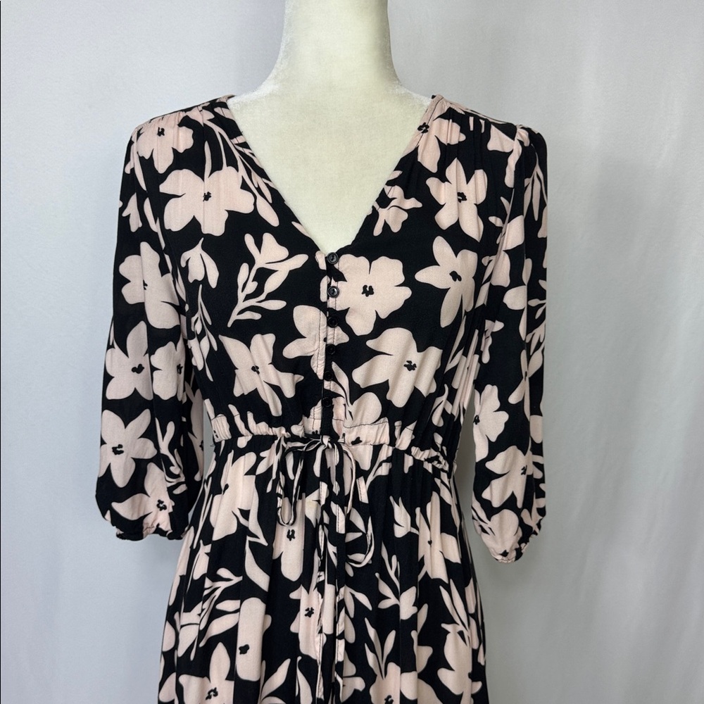 Petal & Pup Kelda Floral Maxi Dress Size Medium Black Pink - Picture 7 of 15